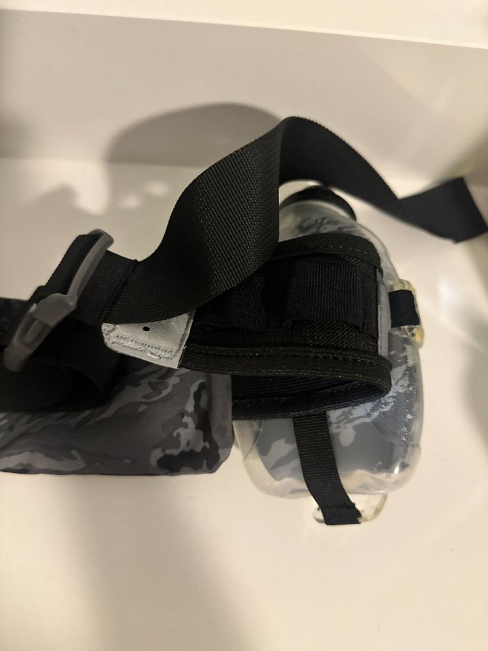 Under Armour x Nathan Hydration Running Belt – 2 Bottle Waist Pack - Picture 7 of 7